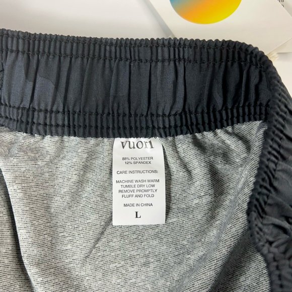 Vuori Mens Kore Shorts Tahiti Texture Activewear Blue Black Striped L New - Picture 10 of 12